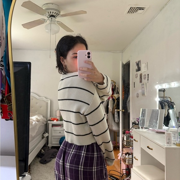 Zara Striped Cream and Black Sweater - Picture 2 of 3